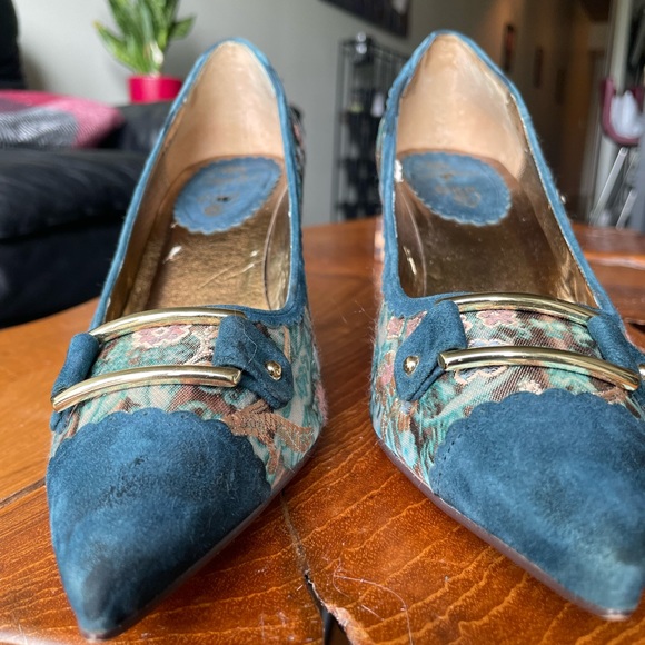 Vintage Heels (S 8 1/2) - Picture 2 of 6